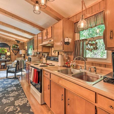 Tranquil Creekside Cottage With Deck And Lanai Franklin Exterior photo