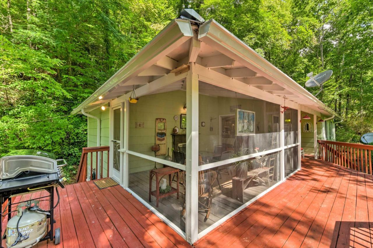 Tranquil Creekside Cottage With Deck And Lanai Franklin Exterior photo