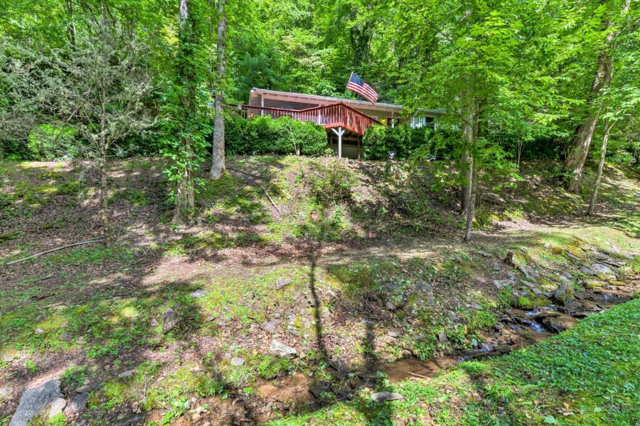 Tranquil Creekside Cottage With Deck And Lanai Franklin Exterior photo