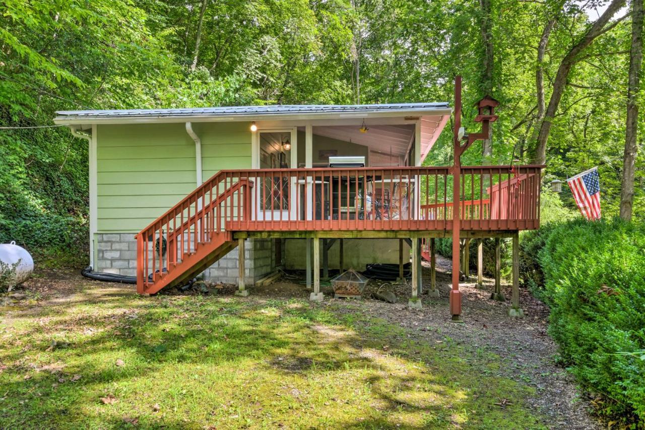 Tranquil Creekside Cottage With Deck And Lanai Franklin Exterior photo