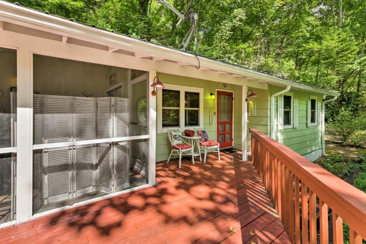 Tranquil Creekside Cottage With Deck And Lanai Franklin Exterior photo